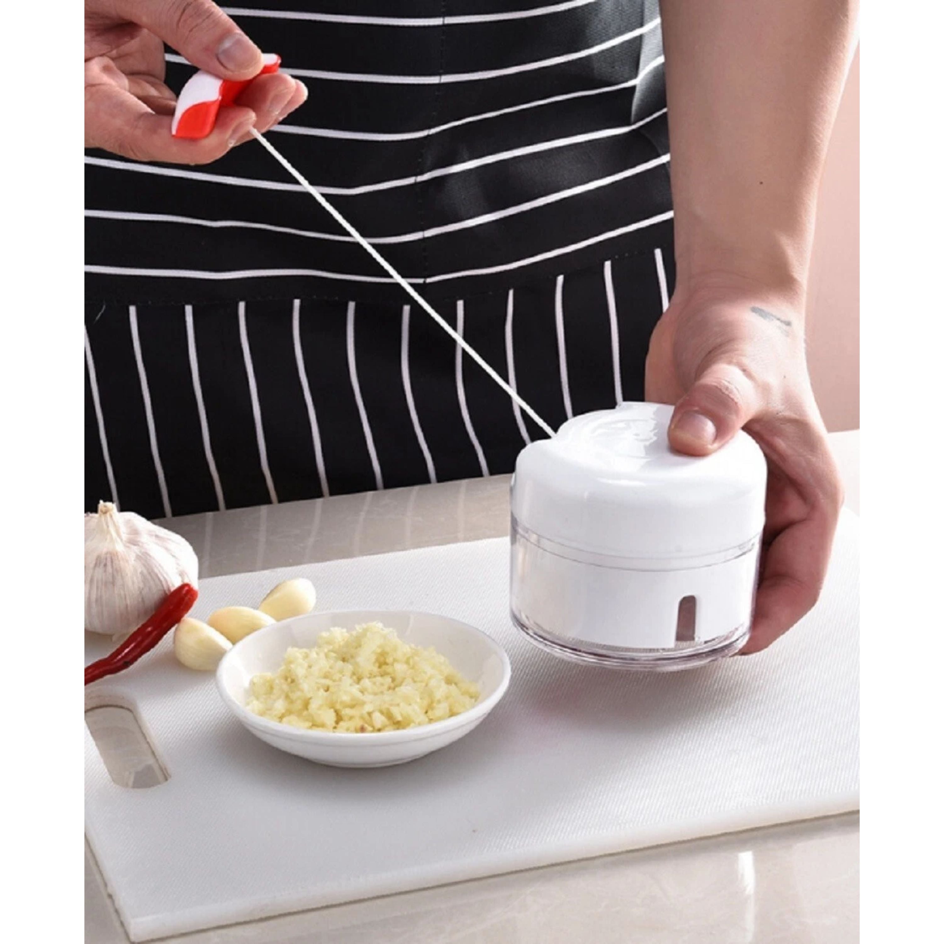 Kitcheniva Portable Hand Pull Garlic Chopper