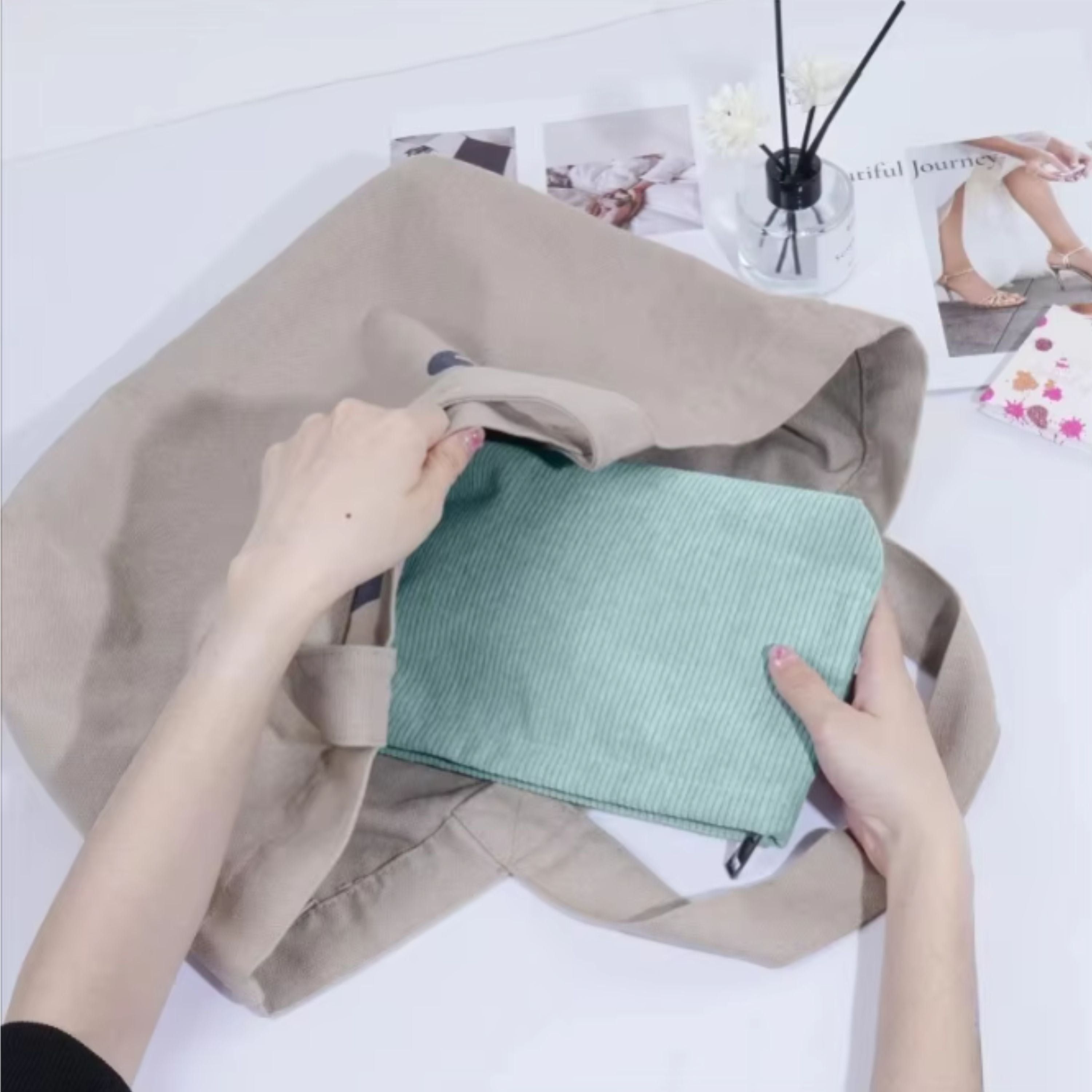 Kitcheniva Corduroy Makeup Bag with Zipper Closure, Beige