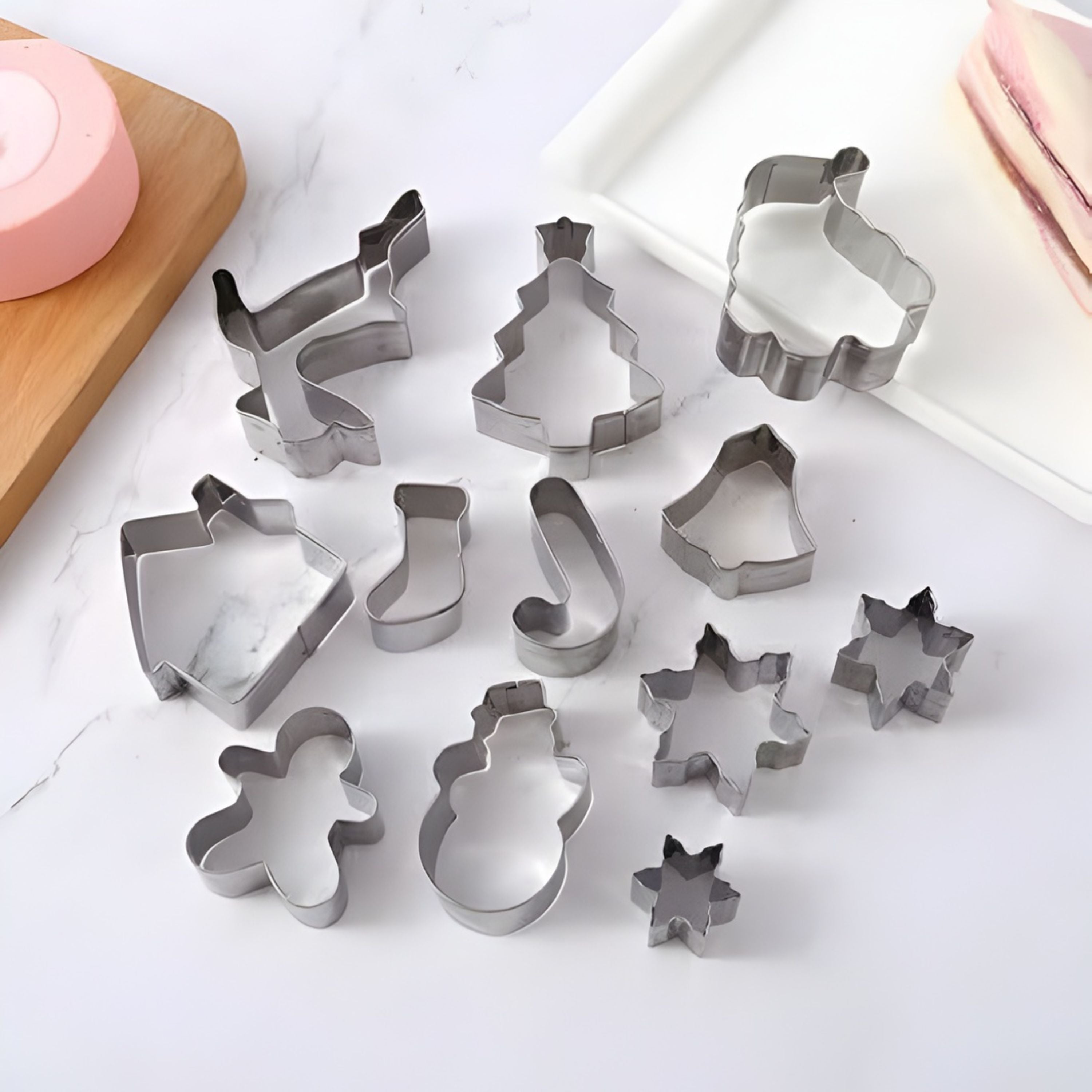 Kitcheniva Christmas Cookie Cutter Variety Pack - Christmas Tree, Santa, Gingerbread Man, Snowman, Reindeer