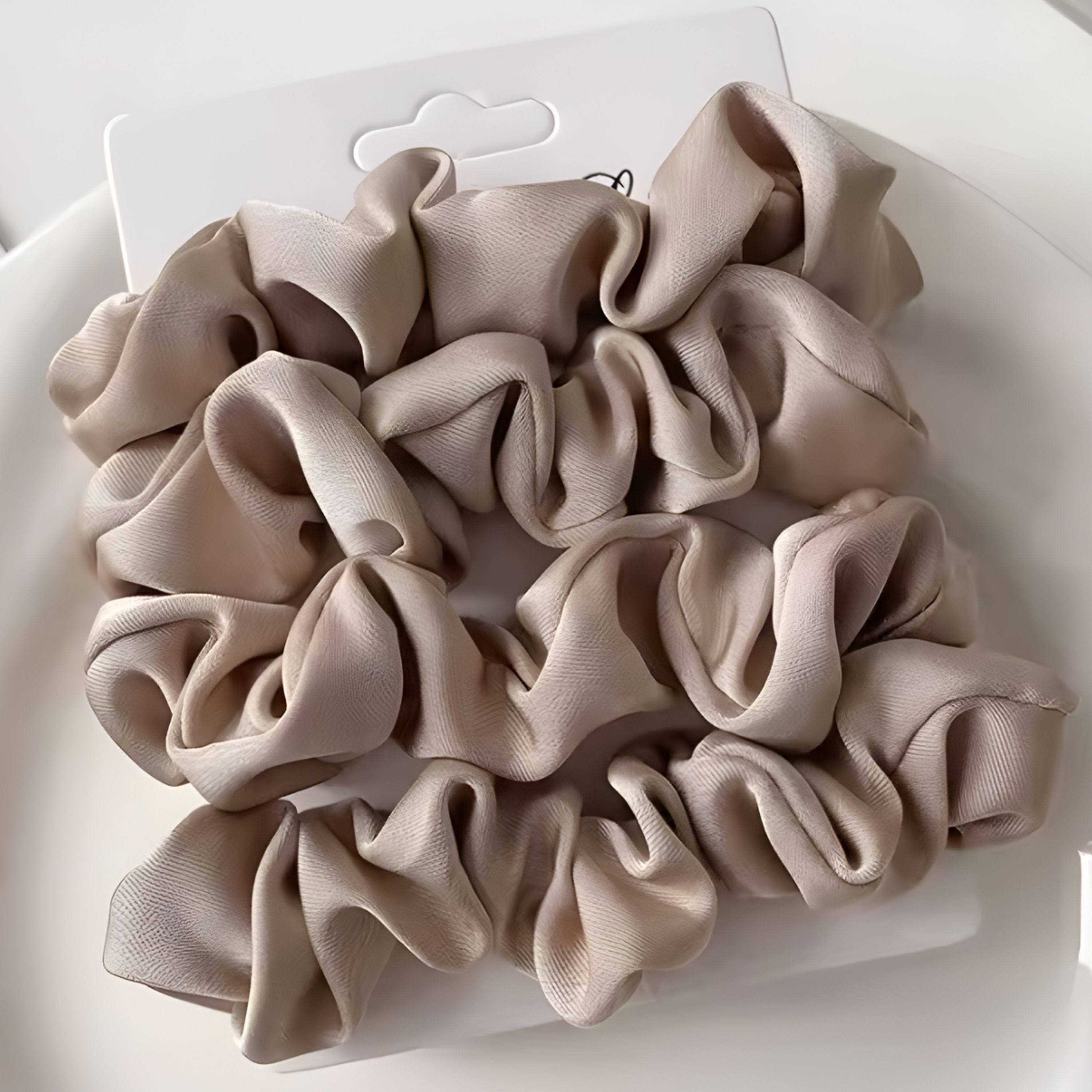 Kitcheniva Silky Satin Scrunchies 4 Pcs, Beige