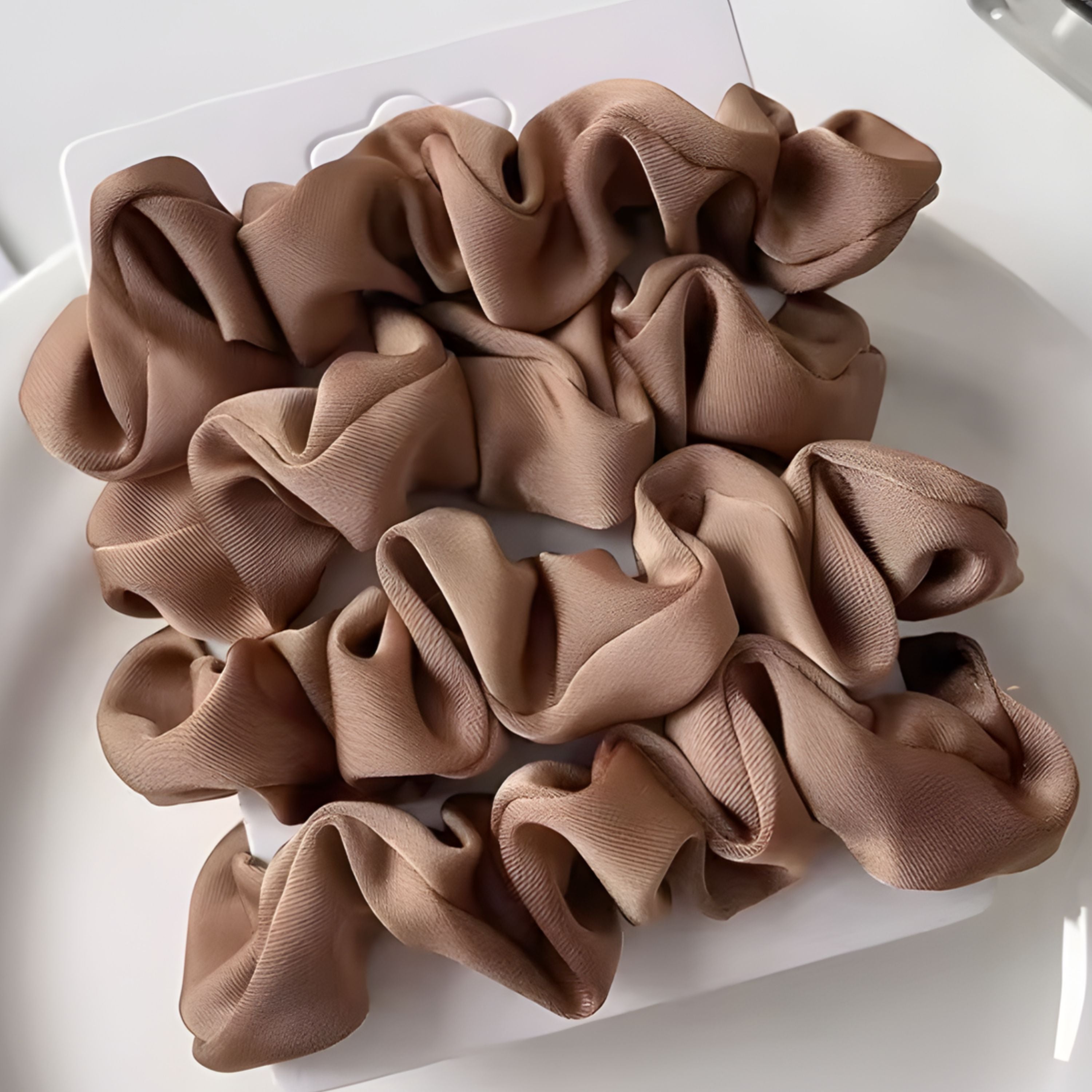 Kitcheniva Silky Satin Scrunchies 4 Pcs, Light Brown