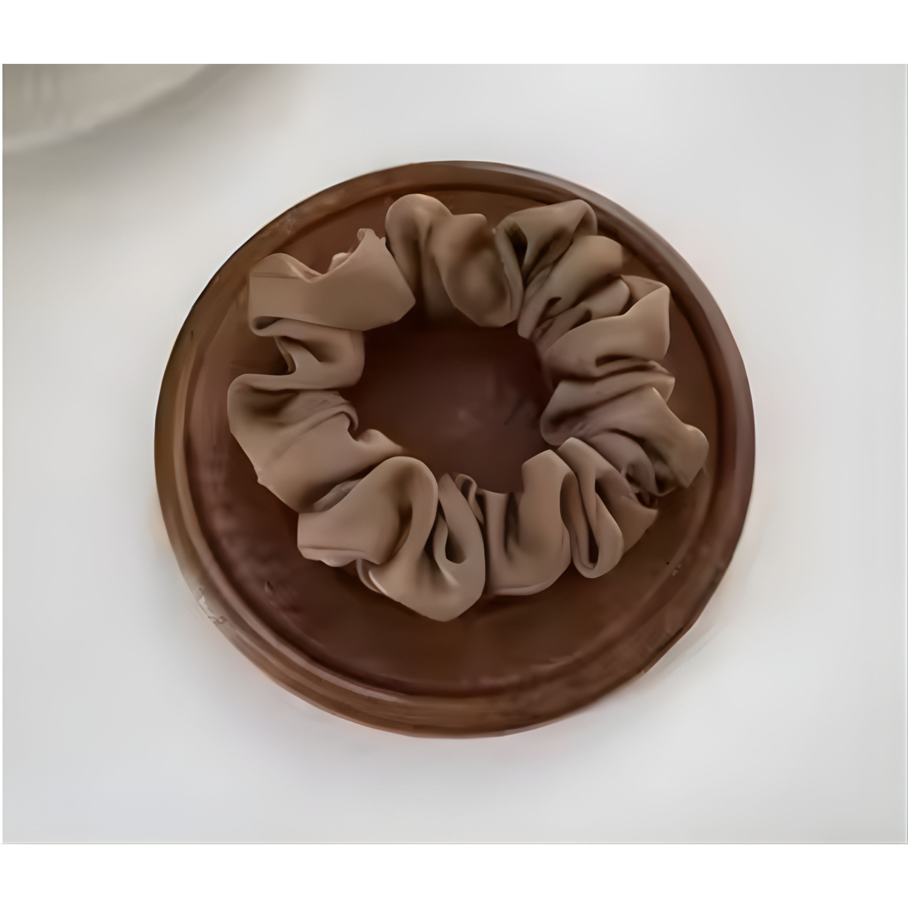 Kitcheniva Silky Satin Scrunchies 4 Pcs, Light Brown