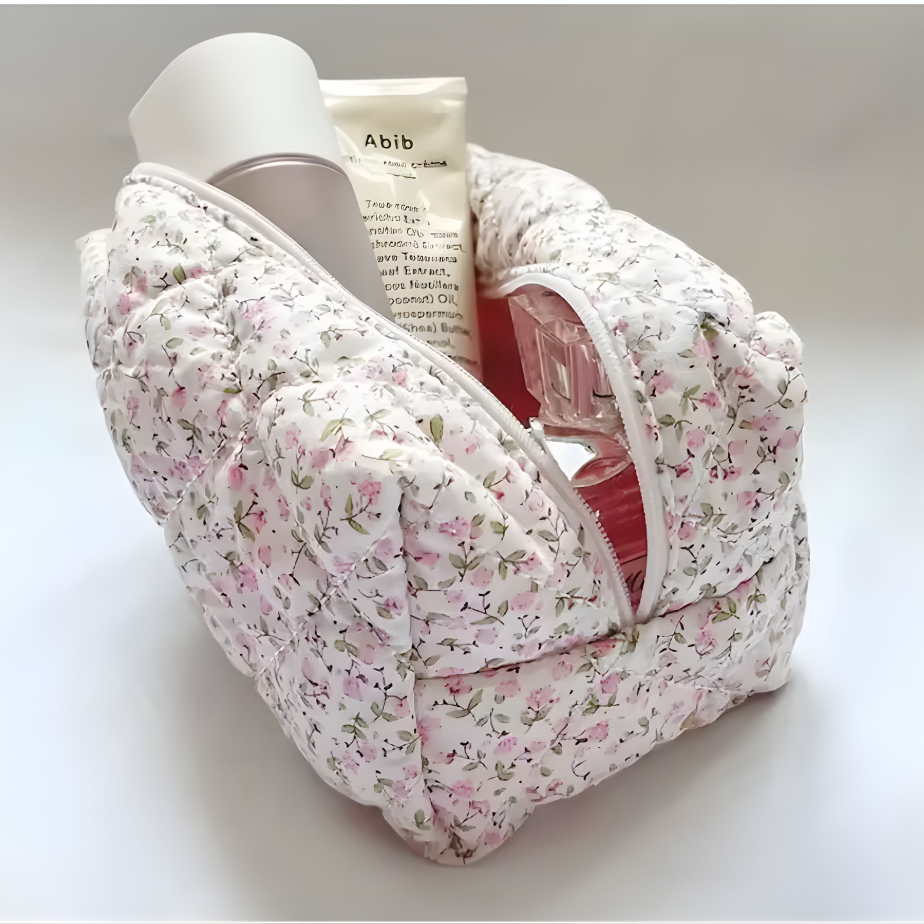 Kitcheniva Quilted Puffy Floral Makeup Bag with Zipper Closure, Pink