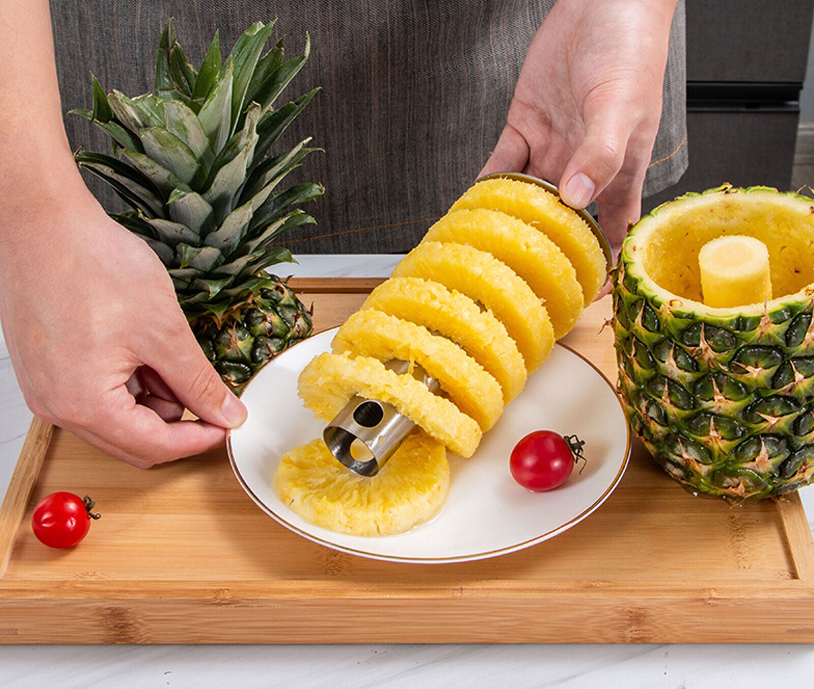 Kitcheniva Stainless Steel Fruit Pineapple Cutter Peeler Corer Slicer