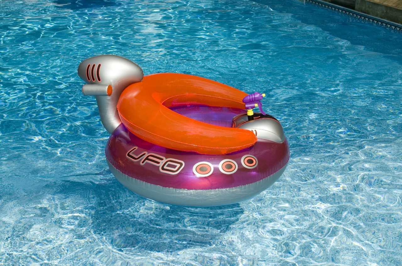 Kitcheniva Kool Splash Inflatable Pool Water Slide And Inflatable UFO Chair